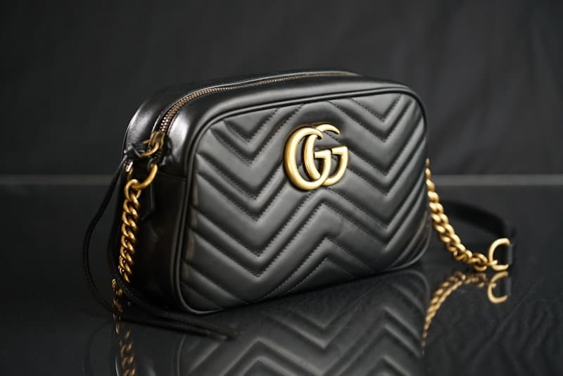 Túi Crossbody Slim - Da đen